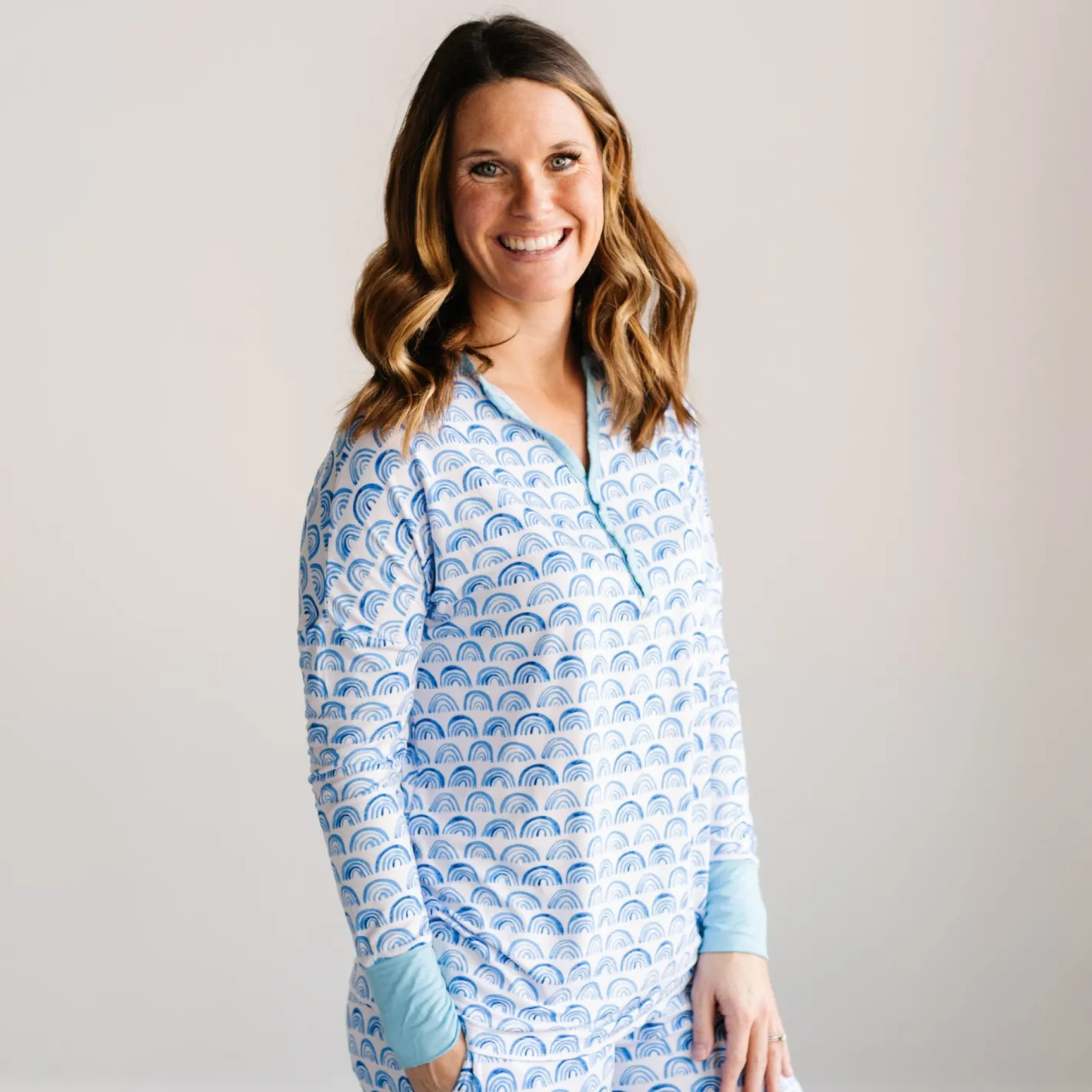 Mommy & Me|Mommy & Me<Little Sleepies Women's Pajama Top Blue Rainbows