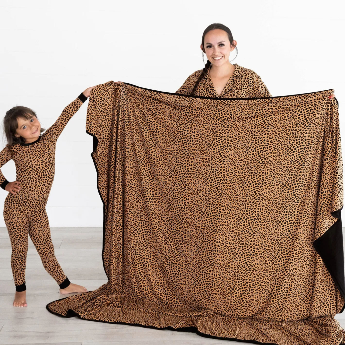 Cloud Blankets|Cloud Blankets<Little Sleepies Oversized Cloud Blanket® Classic Leopard