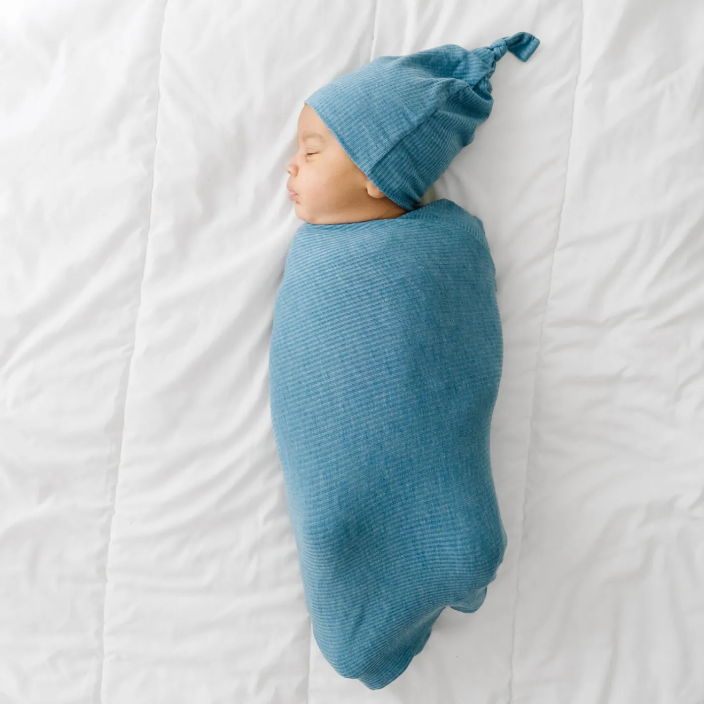 Layette|Swaddles<Little Sleepies Ribbed Swaddle & Hat Set Heather Blue