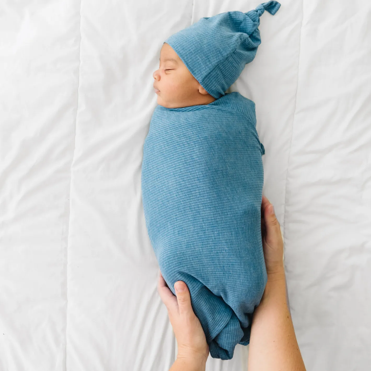 Layette|Swaddles<Little Sleepies Ribbed Swaddle & Hat Set Heather Blue