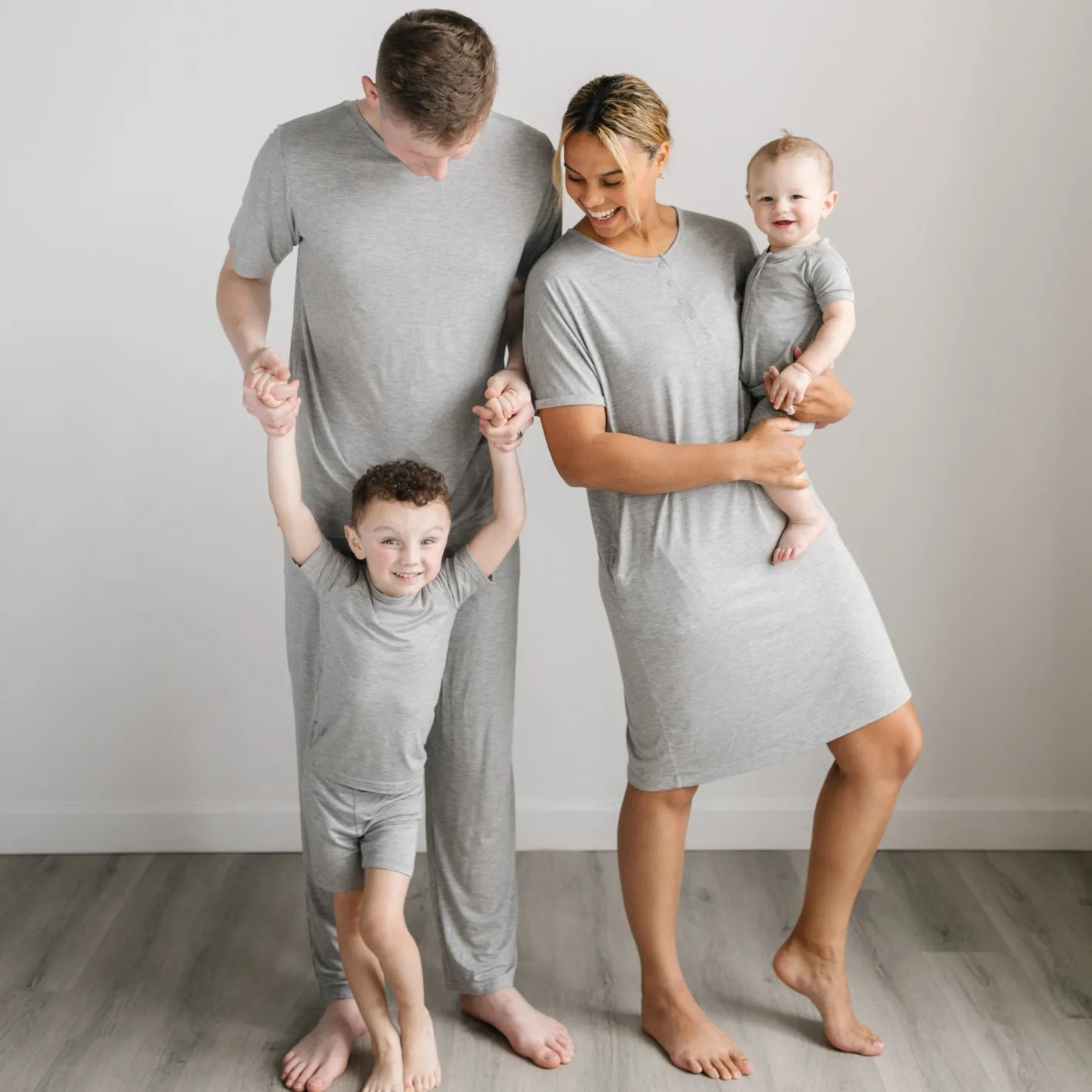 Daddy & Me|Full Family Matching<Little Sleepies Men's Short Sleeve Pajama Top Heather Gray