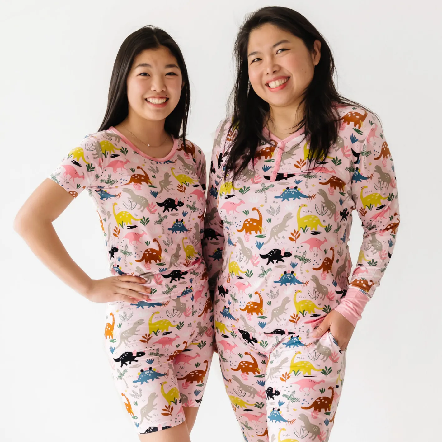 Mommy & Me|Mommy & Me<Little Sleepies Women's Pajama Top Jurassic Jungle
