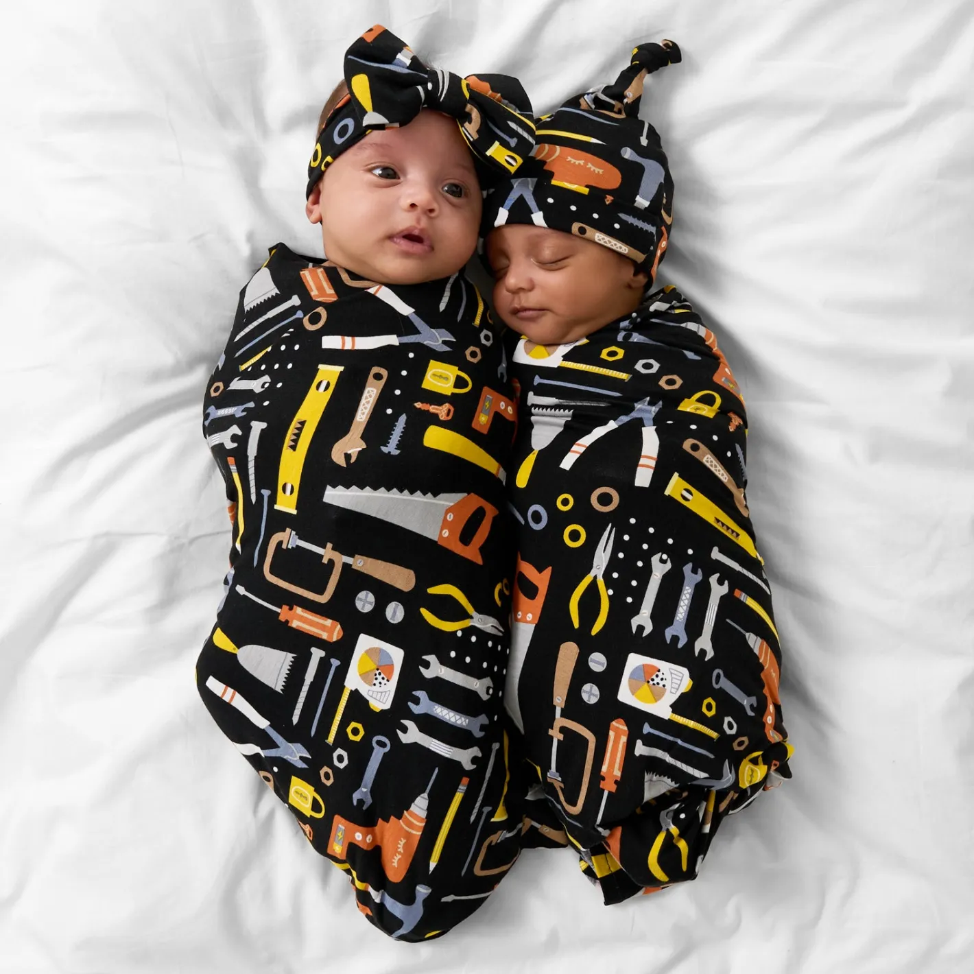 Layette|Swaddles<Little Sleepies Swaddle & Luxe Bow Headband Set Little Builders
