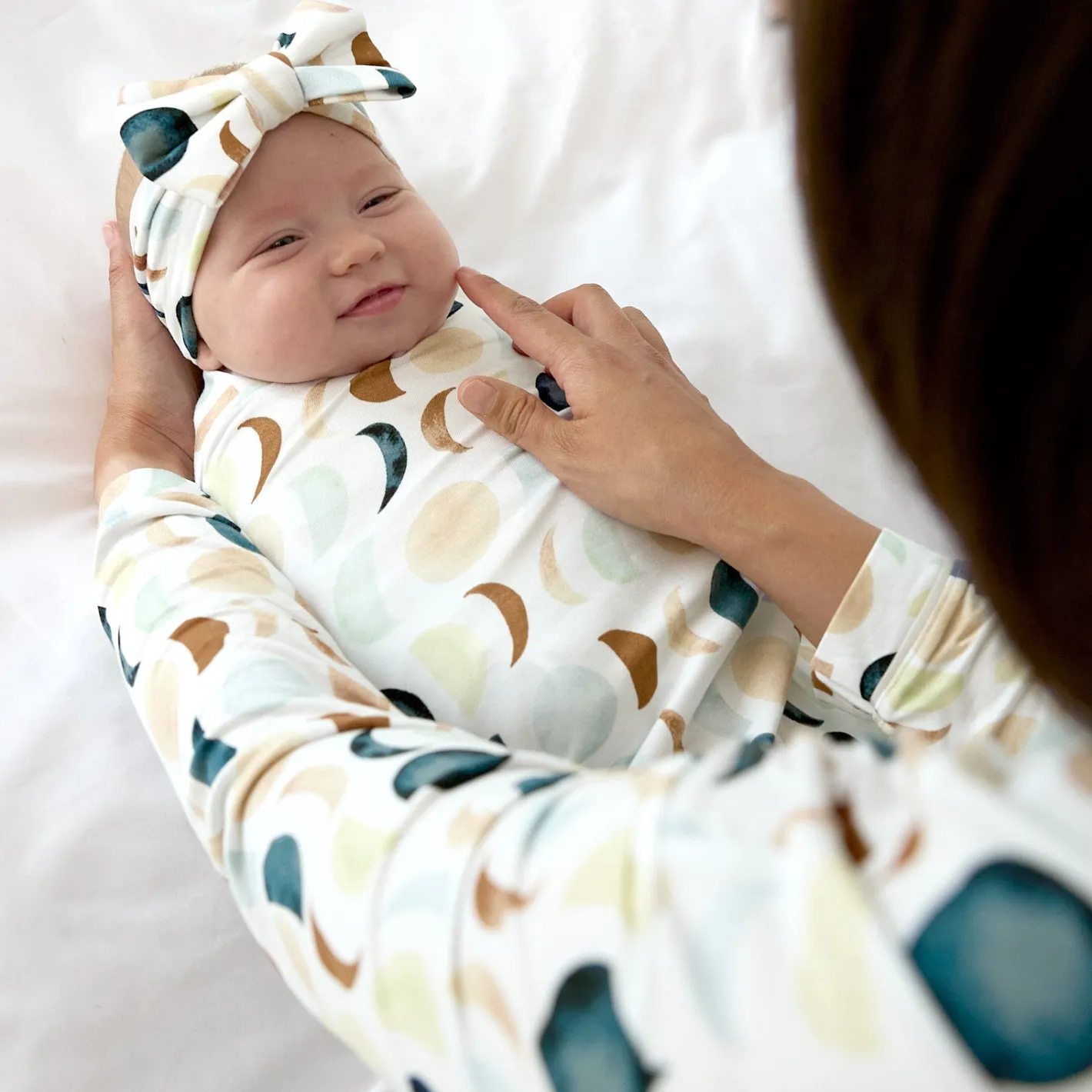 Layette|Swaddles<Little Sleepies Swaddle & Luxe Bow Headband Set Luna Neutral