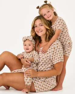 Mommy & Me|Mommy & Me<Little Sleepies Women's Short Sleeve Pajama Top Rust Rainbows