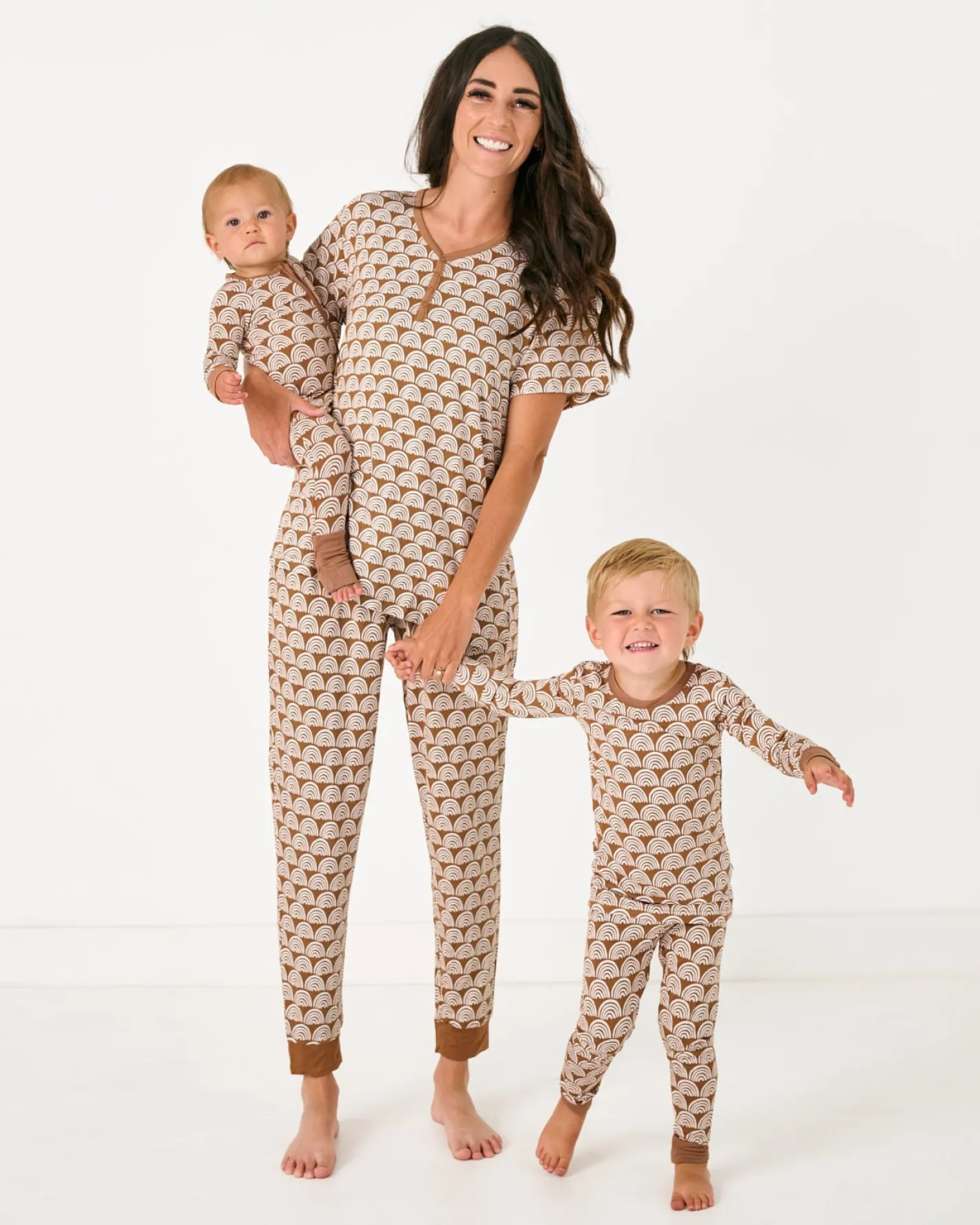 Mommy & Me|Mommy & Me<Little Sleepies Women's Short Sleeve Pajama Top Rust Rainbows