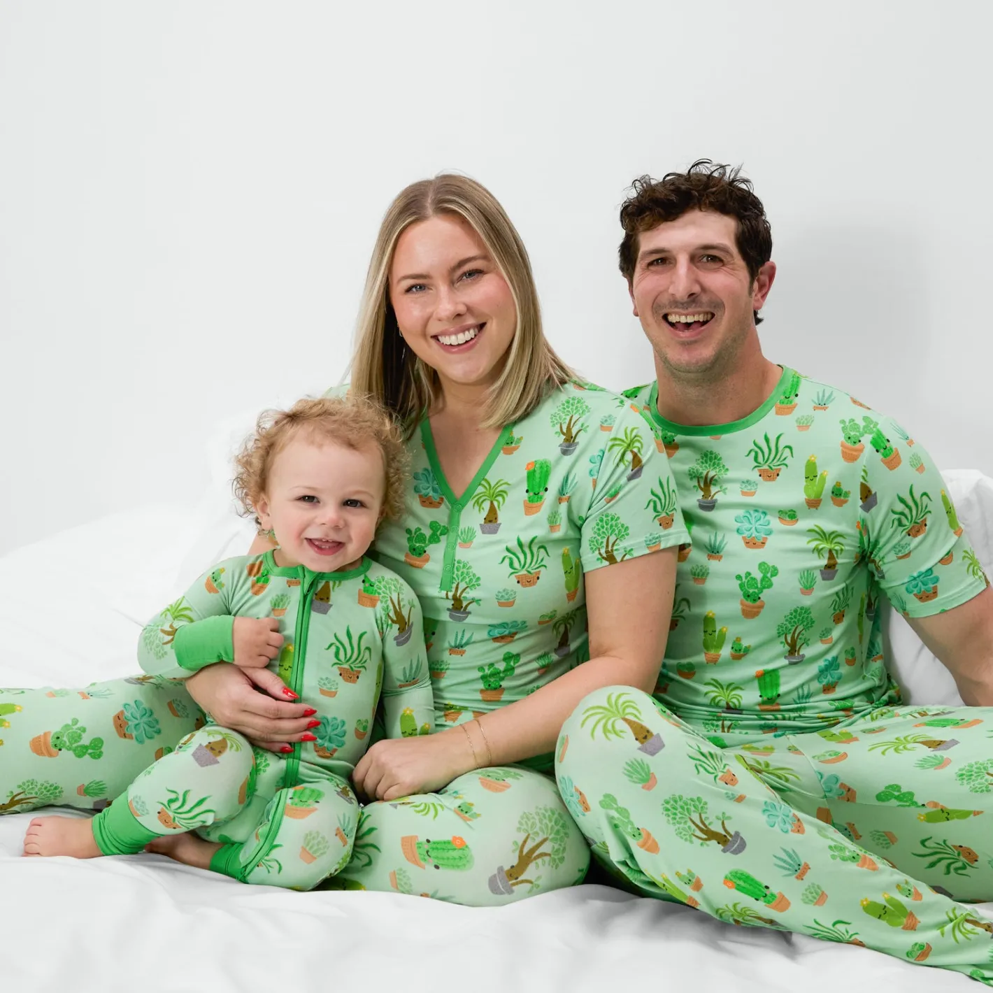 Daddy & Me|Full Family Matching<Little Sleepies Men's Short Sleeve Pajama Top Succulent Love