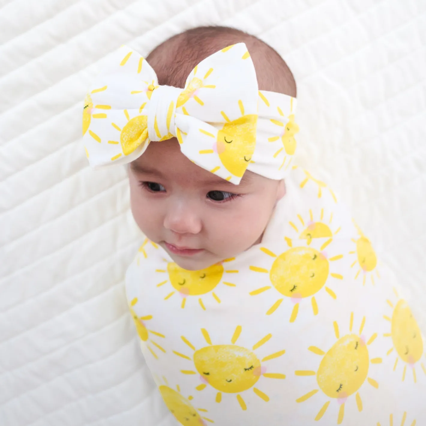 Layette|Swaddles<Little Sleepies Swaddle & Luxe Bow Headband Set Sunshine