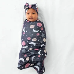 Layette|Swaddles<Little Sleepies Swaddle & Luxe Bow Headband Set To the Moon & Back