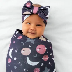 Layette|Swaddles<Little Sleepies Swaddle & Luxe Bow Headband Set To the Moon & Back