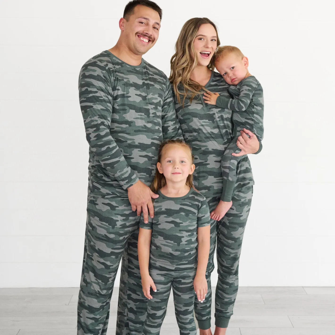 Daddy & Me|Full Family Matching<Little Sleepies Men's Pajama Top Vintage Camo