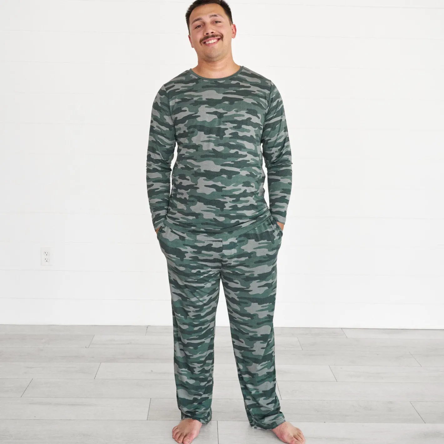 Daddy & Me|Full Family Matching<Little Sleepies Men's Pajama Pants Vintage Camo
